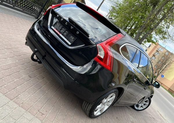 Volvo V60 cena 35700 przebieg: 214685, rok produkcji 2014 z Choroszcz małe 436